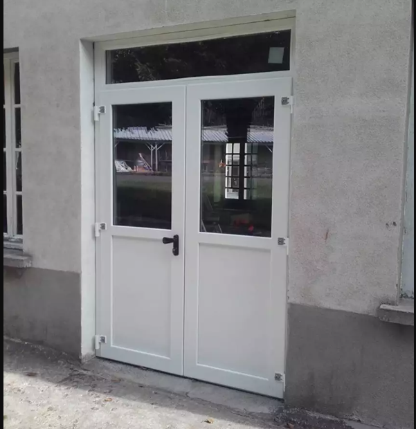 Pose de menuiserie extérieure, Thiers